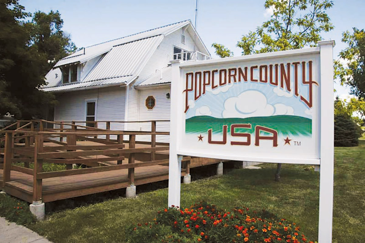 Icon for Small Town Roots. Big Time Flavor.